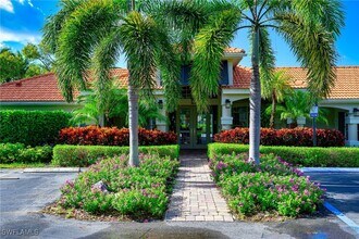 2460 Old Groves Rd in Naples, FL - Building Photo - Building Photo