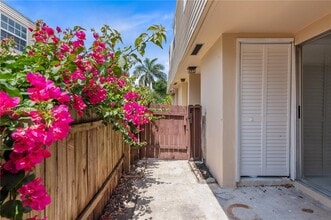 6603 Winfield Blvd in Margate, FL - Building Photo - Building Photo