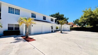 1436 Hawthorne Pl in Wellington, FL - Building Photo