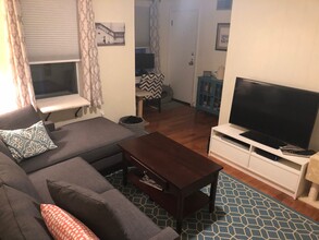 55 Cedar St, Unit #3 in Cambridge, MA - Building Photo - Building Photo