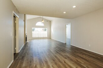 517 E Utopia Rd in Phoenix, AZ - Building Photo - Building Photo