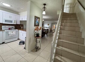 2365 W 74th St in Hialeah, FL - Building Photo
