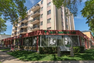 Central Court Apartments in Edmonton, AB - Building Photo