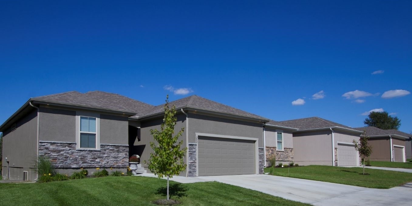 Greystone Villas in Grain Valley, MO - Foto de edificio