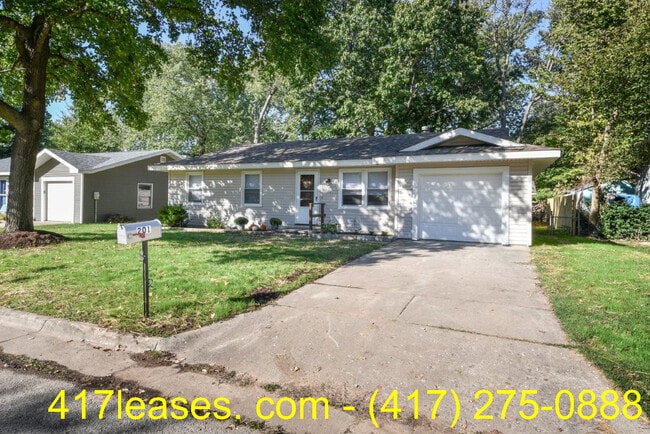 201 S Meadowview Ave in Springfield, MO - Building Photo - Building Photo