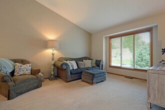 1613 Boardwalk in Eagan, MN - Foto de edificio - Building Photo