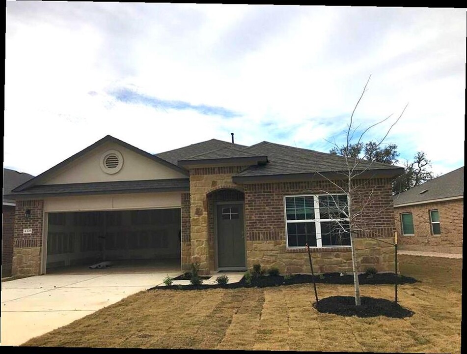 4308 Buffalo Ford Rd in Georgetown, TX - Building Photo