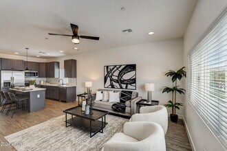 3645 E Earll Dr in Phoenix, AZ - Building Photo - Building Photo