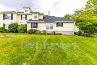2404 Buckingham Cir in Middletown, NJ - Building Photo - Building Photo