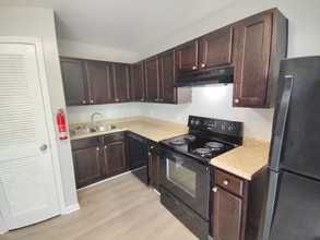 4 Ferguson Dr in Lynchburg, VA - Foto de edificio - Building Photo