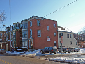 696 Congress St in Portland, ME - Building Photo - Building Photo