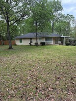 47 Jackson Rd in Huntsville, TX - Building Photo