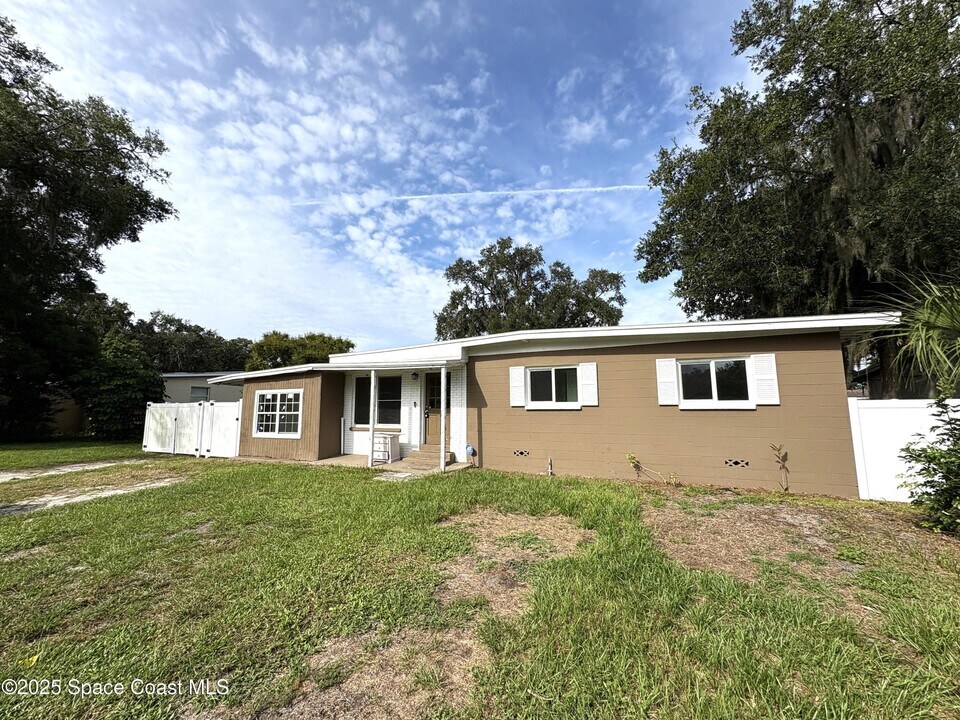 1180 Titus Ave in Titusville, FL - Building Photo