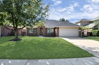 4903 Tracemeadow Dr in Houston, TX - Foto de edificio - Building Photo