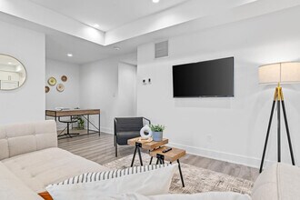 585 Queens Ave in London, ON - Building Photo - Building Photo