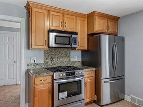 425 Roycroft Blvd in Buffalo, NY - Building Photo - Building Photo