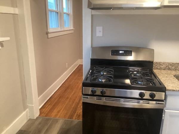 703 W Hanssler Pl in Peoria, IL - Foto de edificio - Building Photo