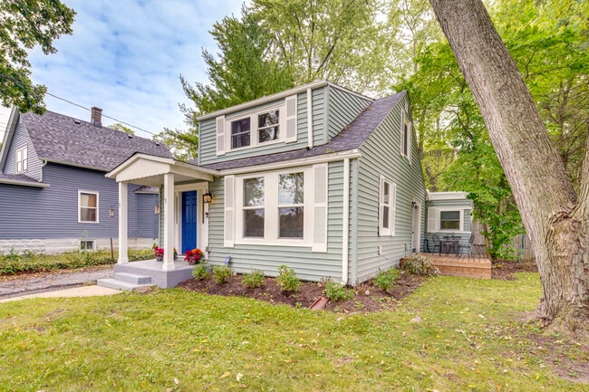 property at 1518 Riverside Ave