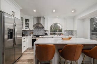 9161 Kneeland Ct in Elk Grove, CA - Foto de edificio - Building Photo