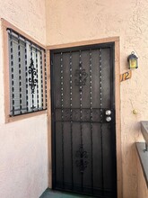 879 W San Ysidro Blvd in San Diego, CA - Building Photo - Building Photo