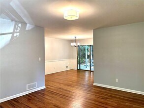 2214 Dogwood Ln NE in Atlanta, GA - Building Photo - Building Photo