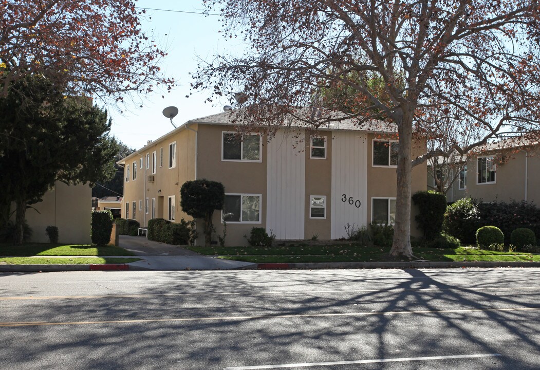 360 W Alameda Ave in Burbank, CA - Building Photo