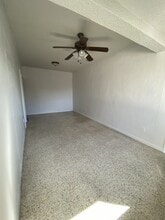 5355 W 5th Ave, Unit 1 Bedroom in Hialeah, FL - Foto de edificio - Building Photo