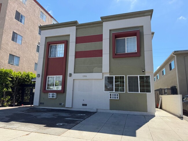 1316 Venice Blvd., Unit 08 in Los Angeles, CA - Foto de edificio - Building Photo
