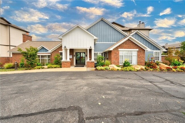 35 Highland Rd in Bethel Park, PA - Building Photo - Building Photo