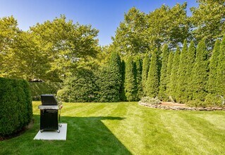 110 Fox Hollow Ln in Southampton, NY - Building Photo - Building Photo