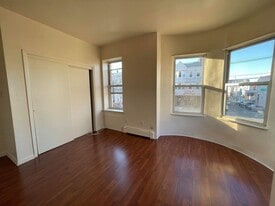 518-524-524 John F. Kennedy Blvd in Bayonne, NJ - Building Photo