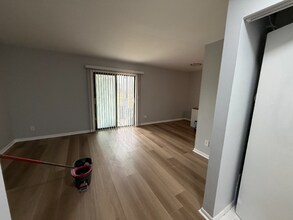 1114 5th St, Unit 1 in Rising Sun, IN - Foto de edificio - Building Photo