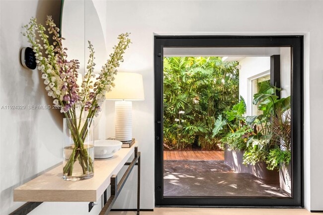 244 W San Marino Dr in Miami Beach, FL - Building Photo - Building Photo