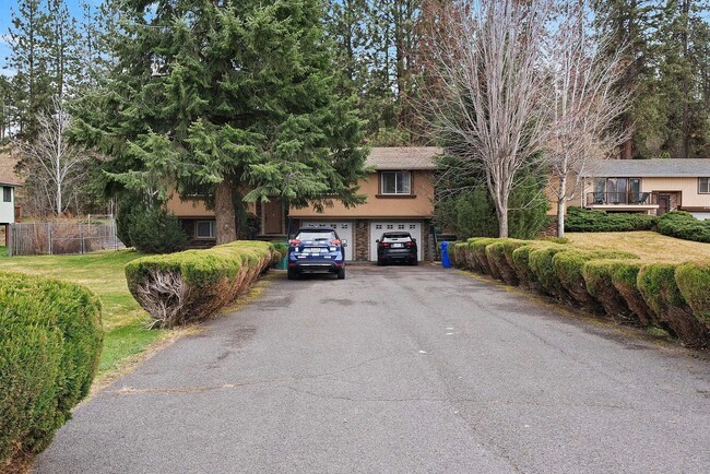 property at 6712 E 11th Ave