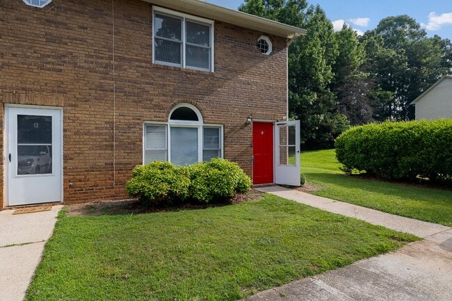 4071 Hidden Hollow Dr in Gainesville, GA - Building Photo - Building Photo