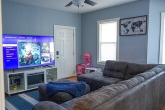 134 Highland St in Marlborough, MA - Building Photo - Building Photo