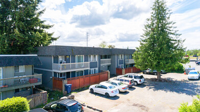 Twin Cedar Apartments in Federal Way, WA - Building Photo - Primary Photo