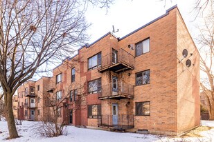 7550 André-Ampère Av in Montréal, QC - Building Photo