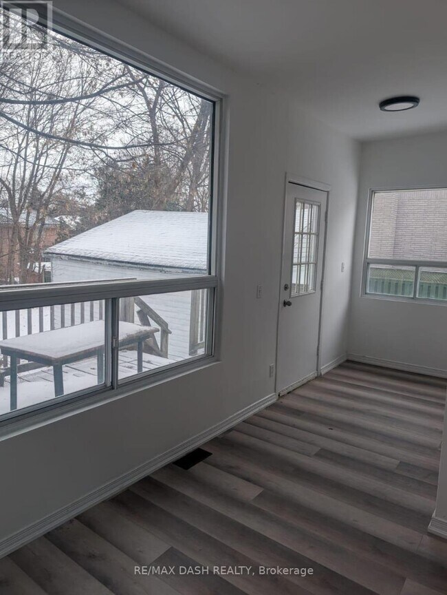 547 Glencairn Ave in Toronto, ON - Building Photo - Building Photo