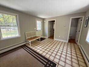 5 Gove Rd in Exeter, NH - Building Photo - Building Photo