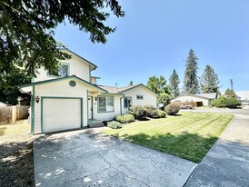 107 N Caton St in Post Falls, ID - Building Photo