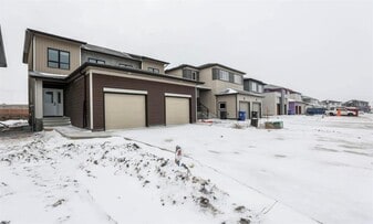 99 Bear Creek Bay in Winnipeg, MB - Building Photo
