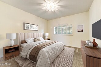 8653 E Royal Palm Rd in Scottsdale, AZ - Foto de edificio - Building Photo