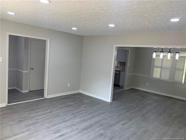 412 Nottingham Dr in Fayetteville, NC - Building Photo - Building Photo