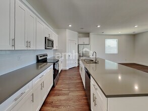 10132 W Oleta Ave in Las Vegas, NV - Building Photo - Building Photo