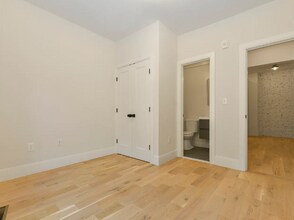 200 Maverick St, Unit 1 in Boston, MA - Building Photo - Building Photo