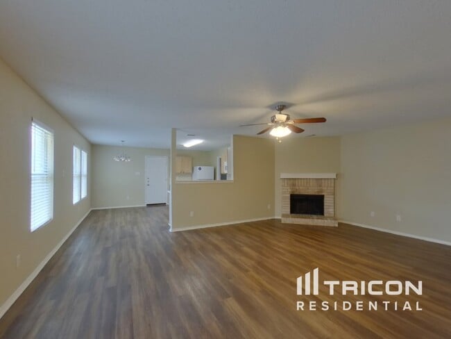 537 Linacre Dr in Crowley, TX - Building Photo - Building Photo
