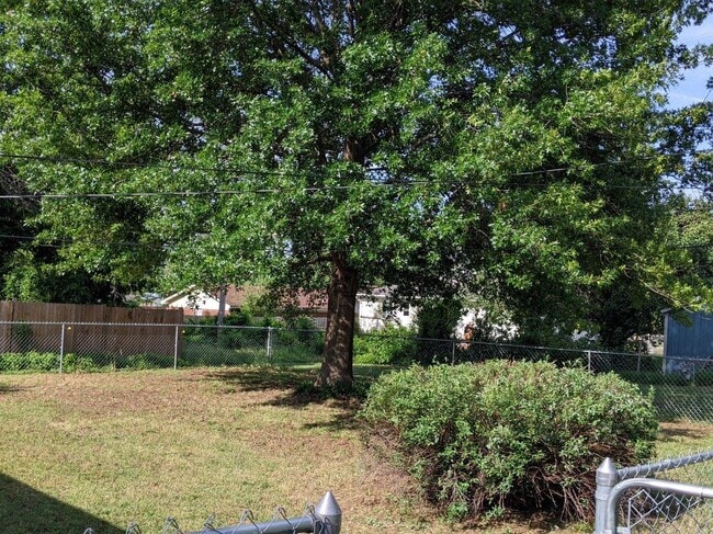 230 S Burdick St in Stillwater, OK - Building Photo - Building Photo