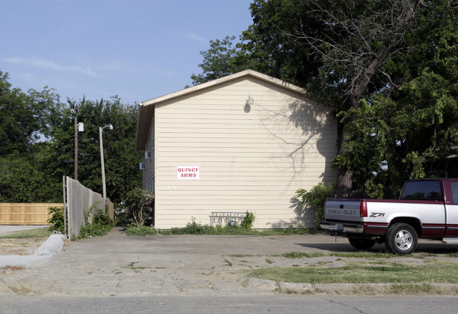 Quincy Arms in Tulsa, OK - Building Photo - Building Photo