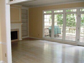 2562 Oakwood Trce in Smyrna, GA - Building Photo - Building Photo